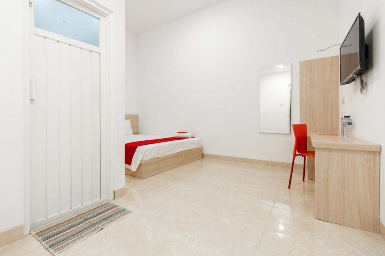 Reddoorz @ Graha Cemerlang Maros Макасар Екстер'єр фото